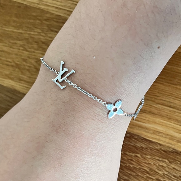 Louis Vuitton Jewelry - LV SOLID GOLD BRACELET